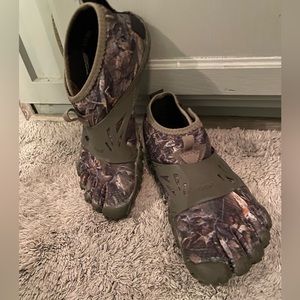 Vibram five finger hiking boots size 38 euro